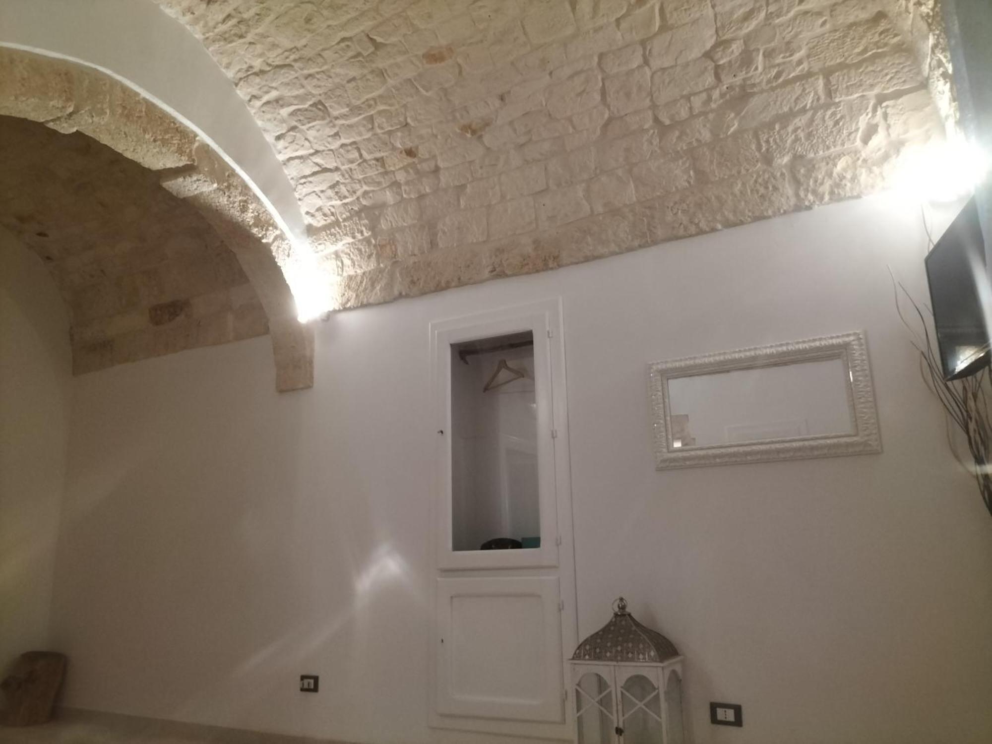 Отель Le Tre Alcove Челье-Мессапика Экстерьер фото